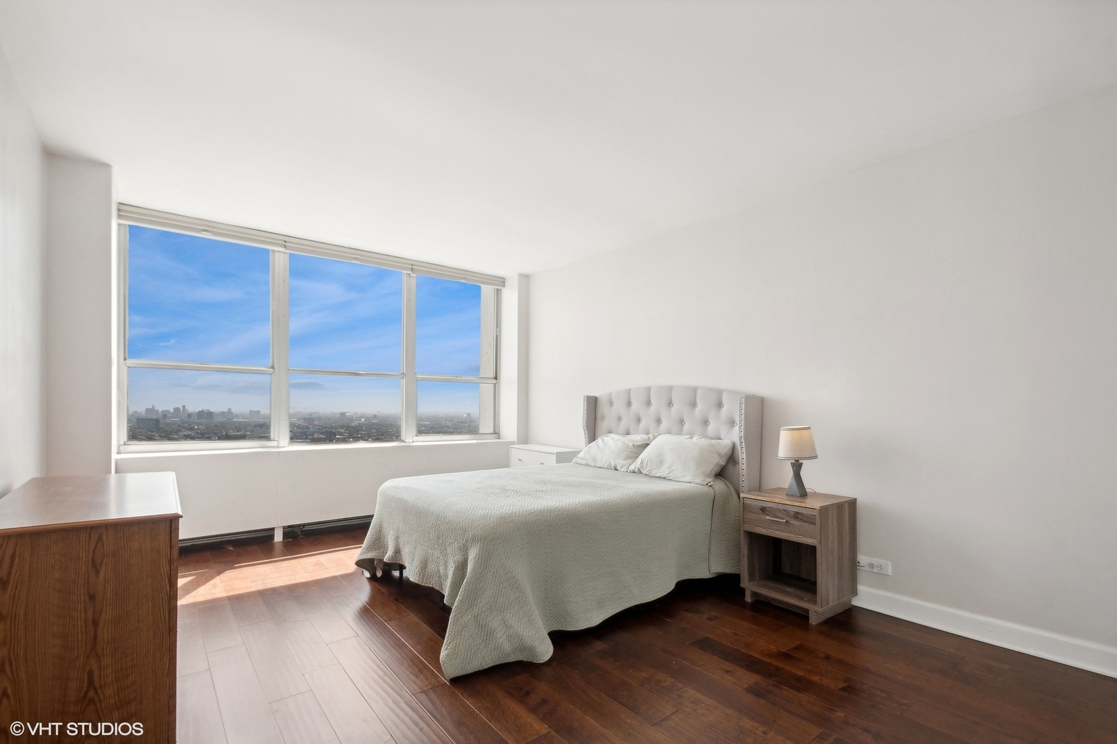 655 West Irving Park Road, Unit 4515 Chicago, IL 60613 - Photo 9 of 14 Gallery Image 9