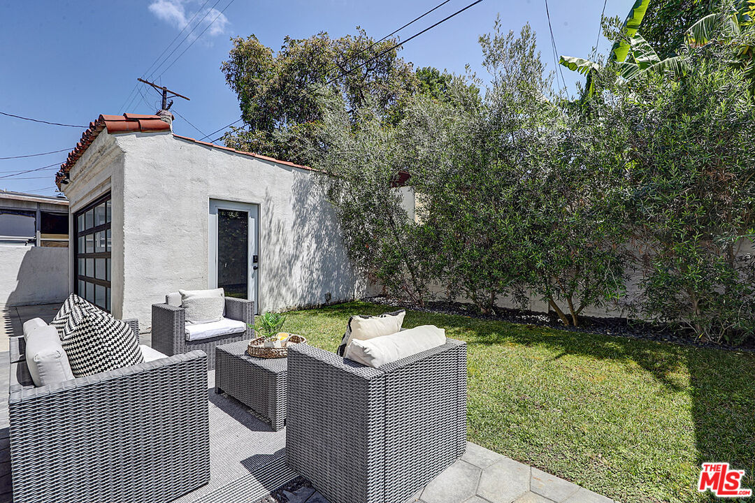 1260 West 81st Street Los Angeles, CA 90044 - Photo 26 of 33