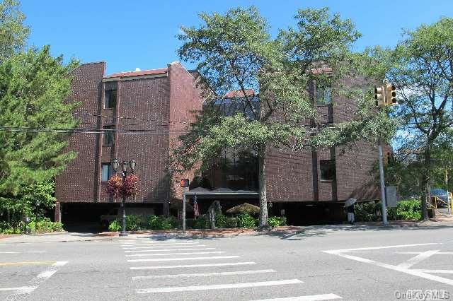 123 Middle Neck Road, Unit 302 Great Neck, NY 11021 - Photo 1 of 1