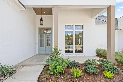 $875,000 | 111 Leaning Oak Drive, Lafayette, LA 70508