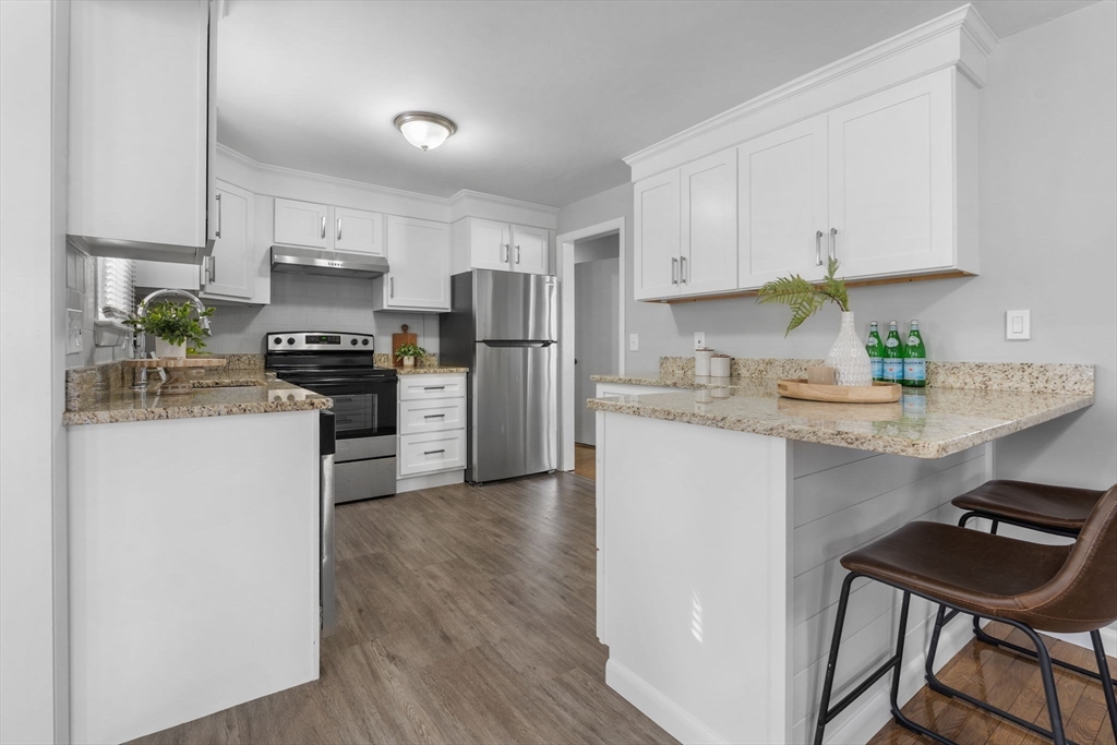 54 Roundtop Road Framingham, MA 01701 - Photo 13 of 34