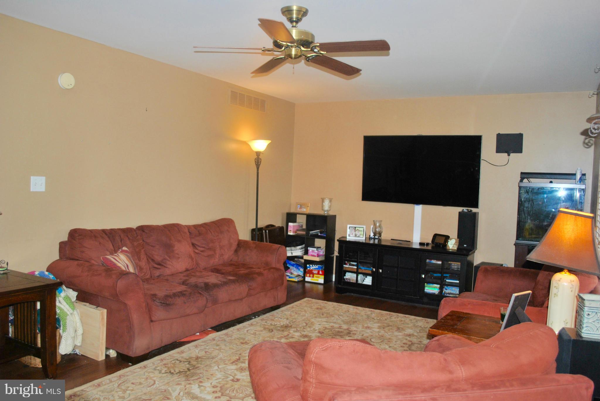 4182 Osborne Road Hurlock, MD 21643 - Photo 11 of 19 Living Room