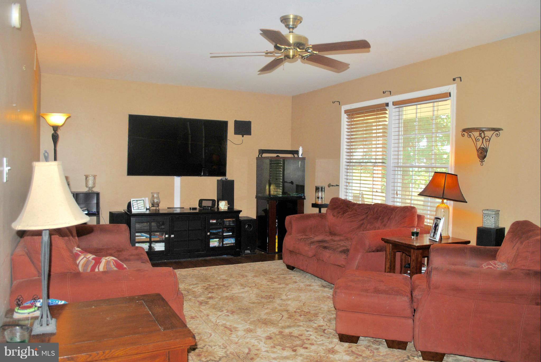 4182 Osborne Road Hurlock, MD 21643 - Photo 10 of 19 Living Room