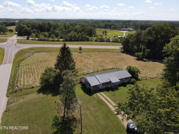 $599,900 | 101 North Alf Threet Road, Jamestown, TN 38556