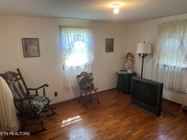 $599,900 | 101 North Alf Threet Road, Jamestown, TN 38556