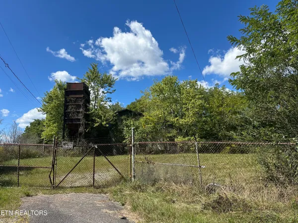 $599,900 | 101 North Alf Threet Road, Jamestown, TN 38556