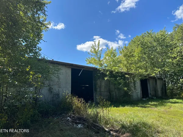 $599,900 | 101 North Alf Threet Road, Jamestown, TN 38556