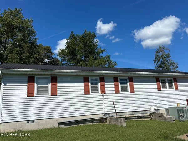 $599,900 | 101 North Alf Threet Road, Jamestown, TN 38556