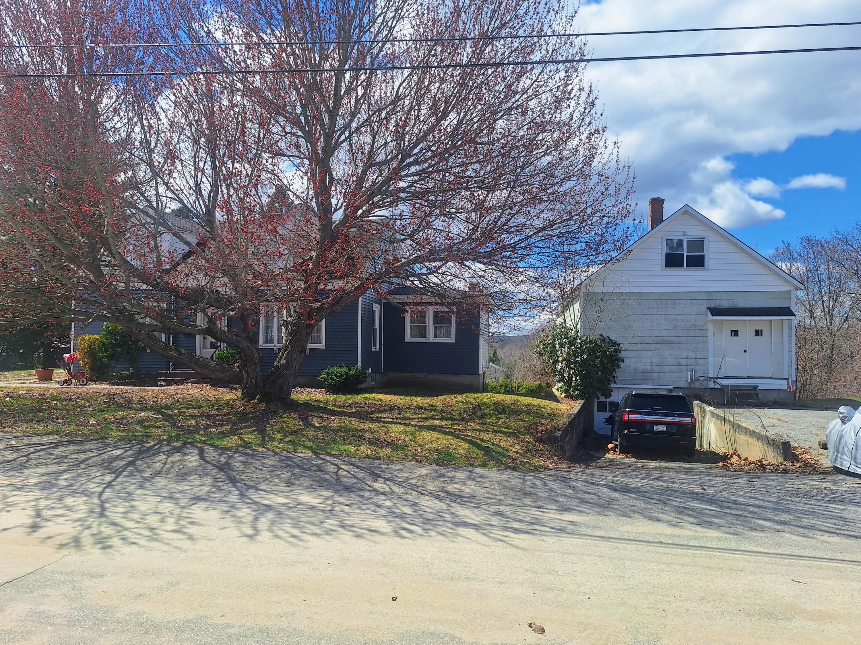 25 8th Street Auburn, ME 04210 - Photo 3 of 40 House and Garage