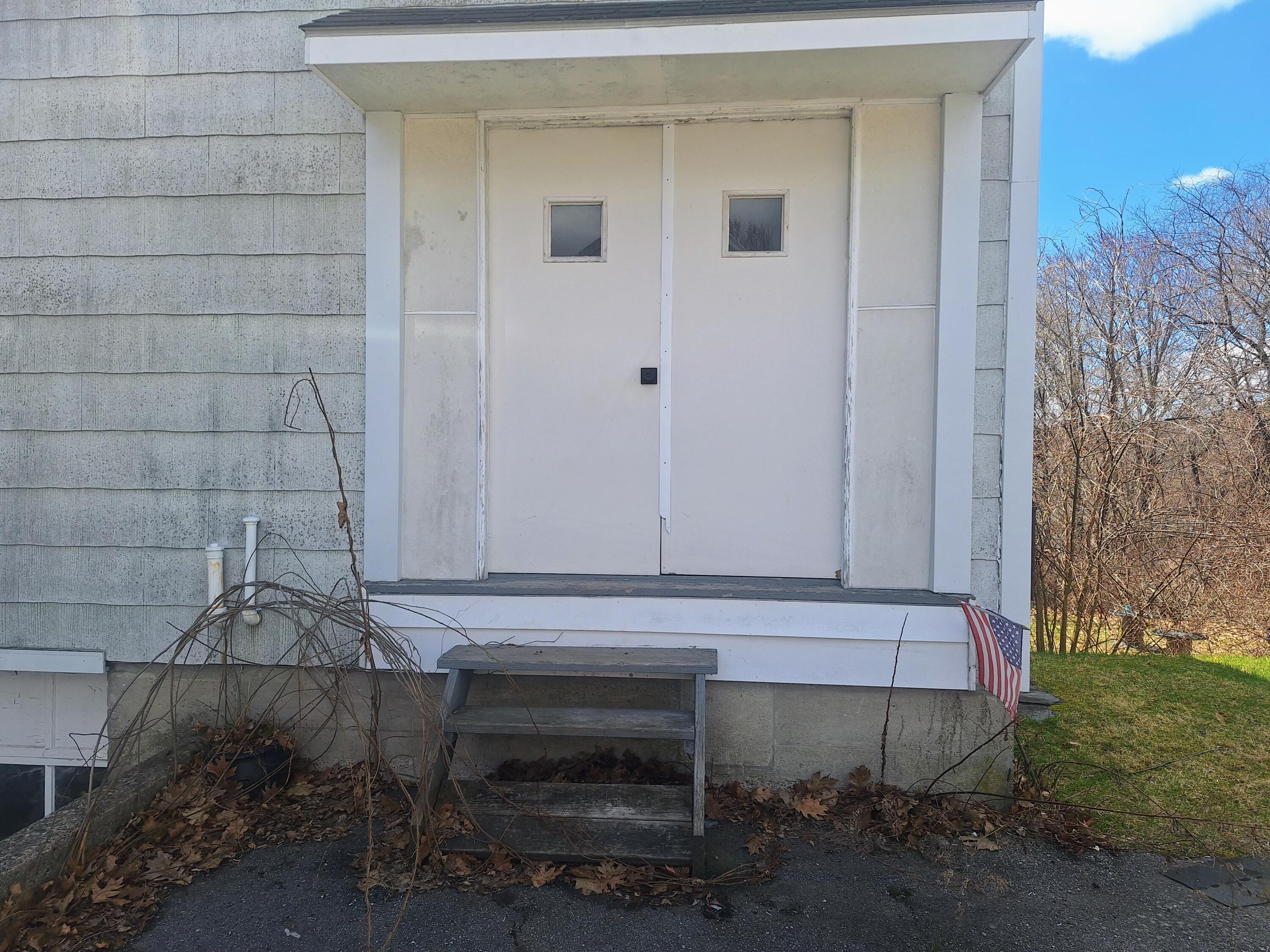 25 8th Street Auburn, ME 04210 - Photo 36 of 40 Garage
