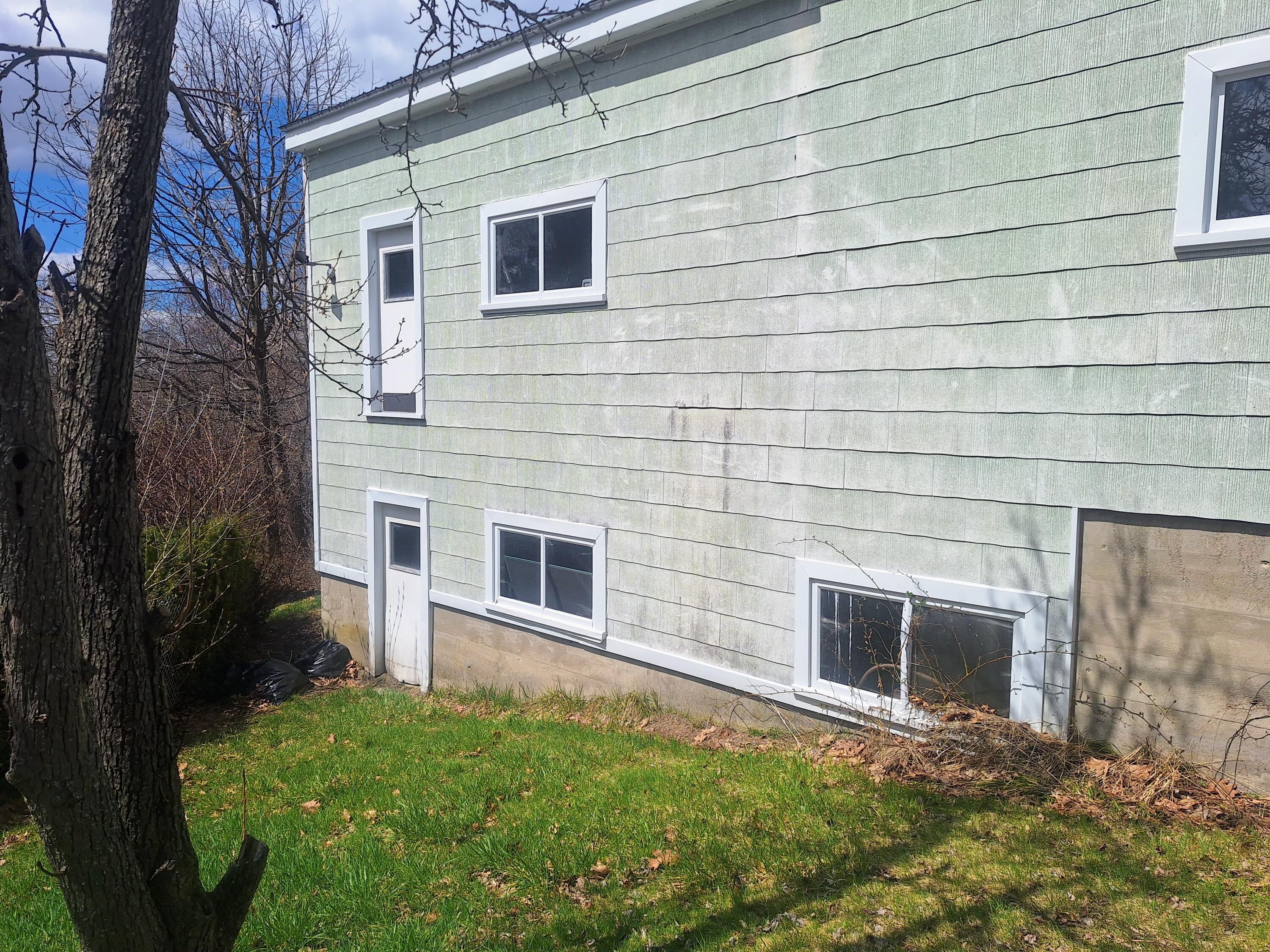 25 8th Street Auburn, ME 04210 - Photo 37 of 40 Garage