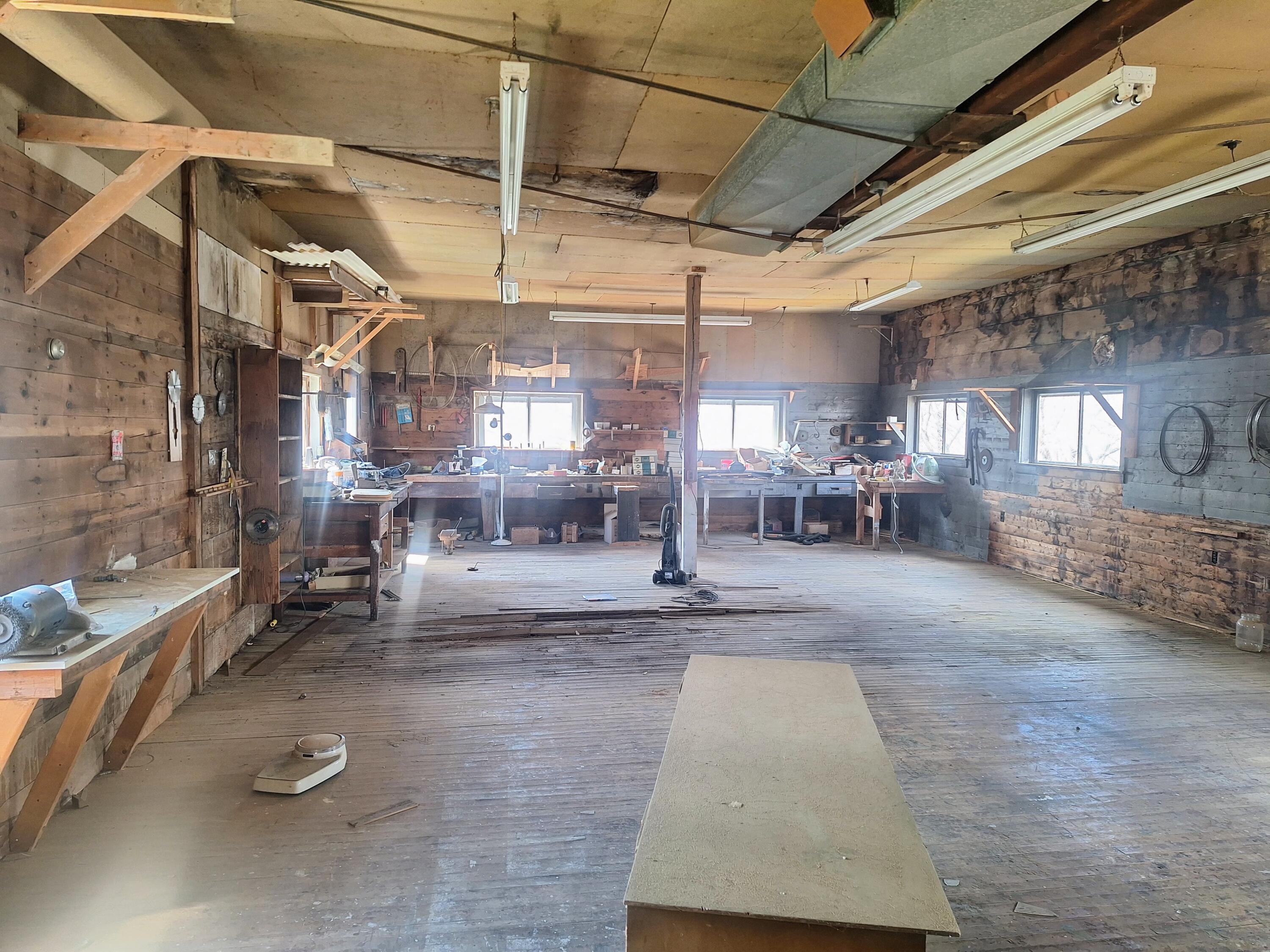 25 8th Street Auburn, ME 04210 - Photo 38 of 40 Garage