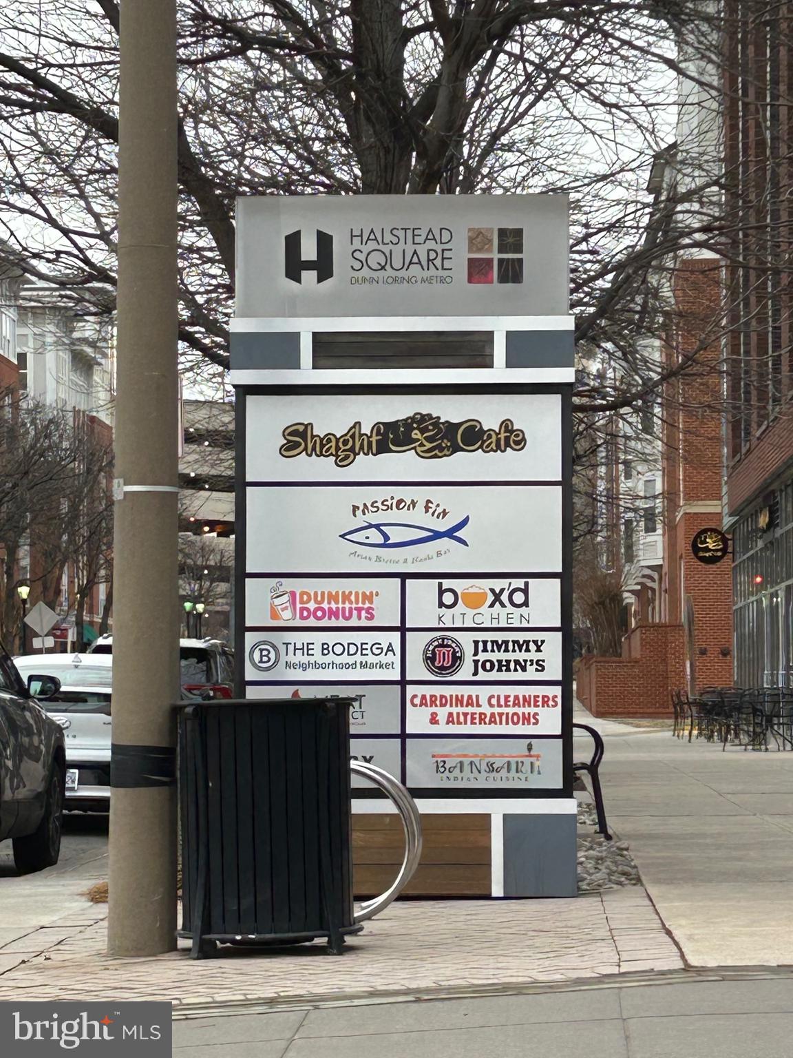 2726 Gallows Road, Unit 1104 Vienna, VA 22180 - Photo 31 of 37 a view of a street light pole