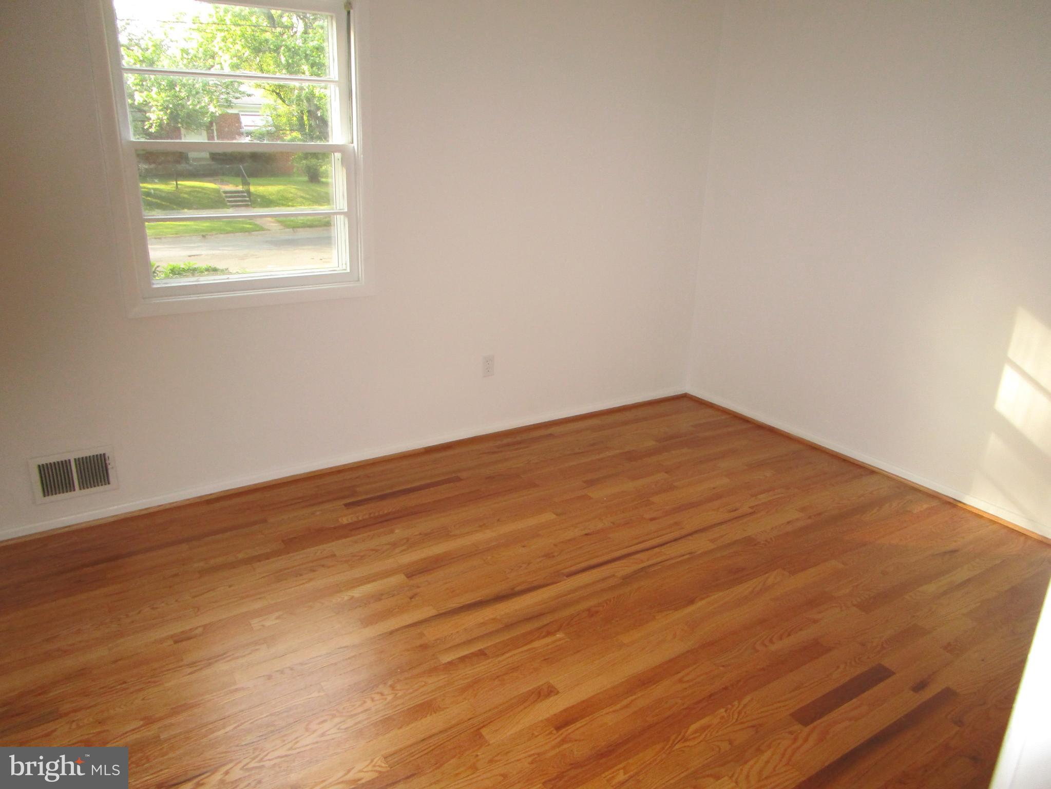 1109 Ruppert Road Silver Spring, MD 20903 - Photo 3 of 31