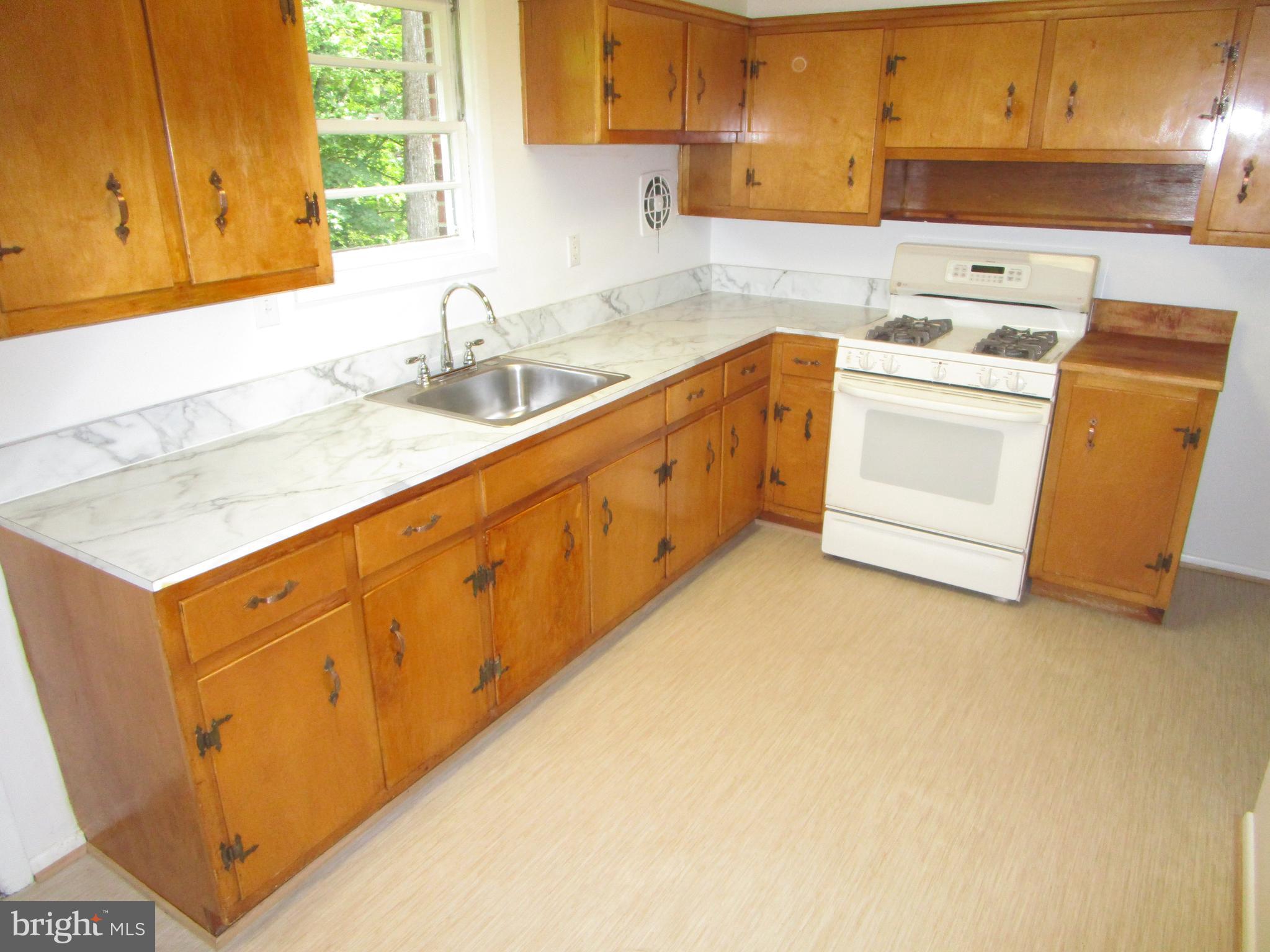 1109 Ruppert Road Silver Spring, MD 20903 - Photo 9 of 31