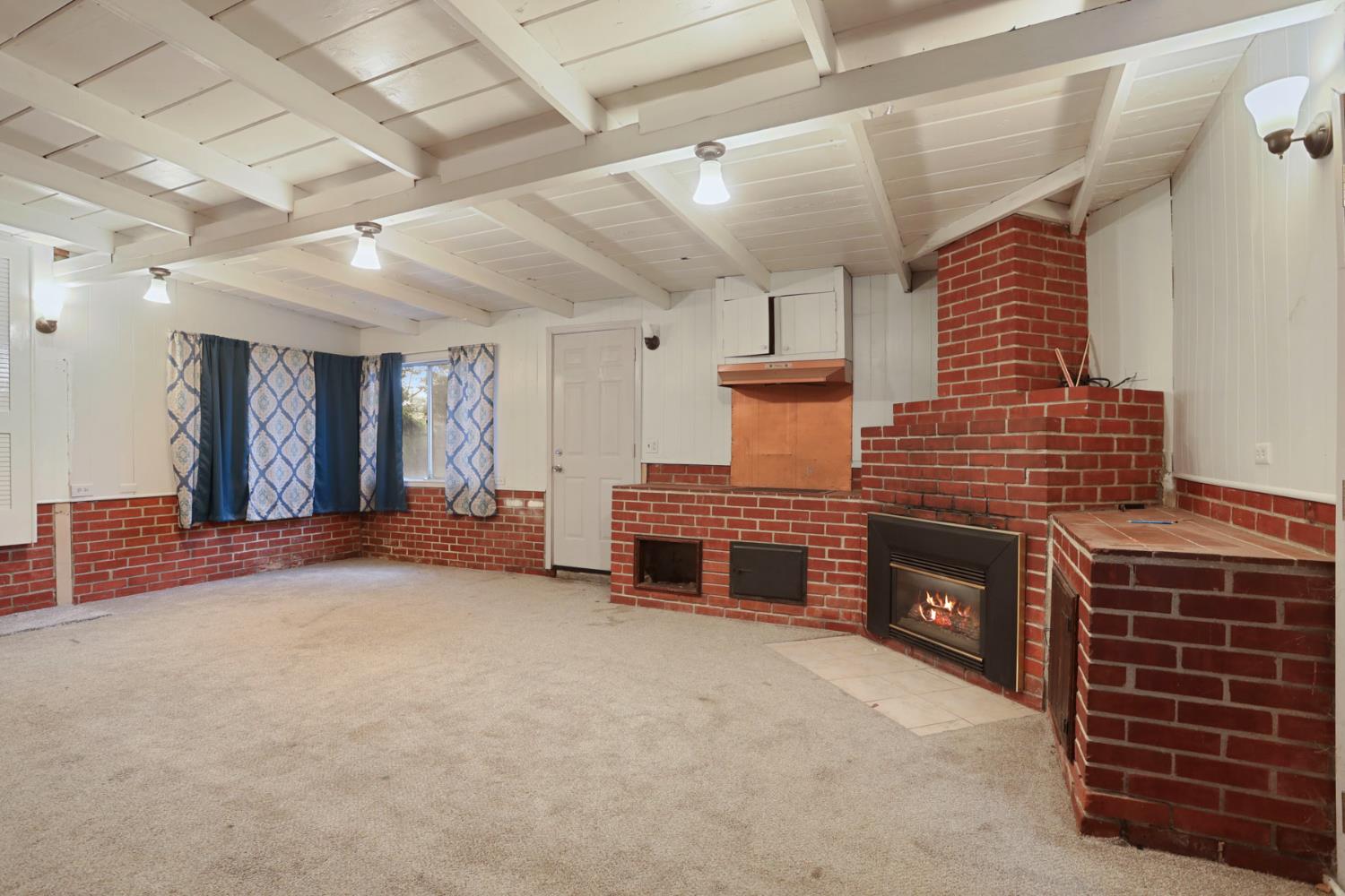 2755 Inman Avenue Stockton, CA 95204 - Photo 27 of 34 a view of livingroom with furniture