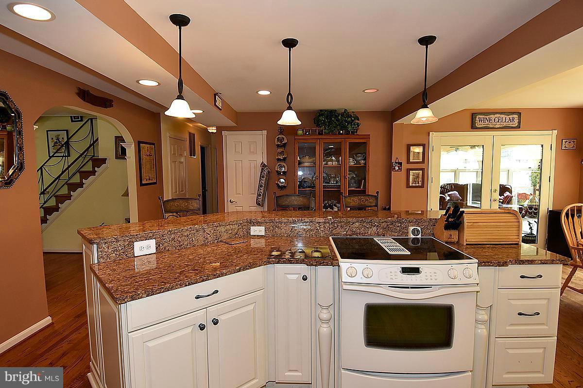 304 Manning Road East Accokeek, MD 20607 - Photo 13 of 30 High-end appliances