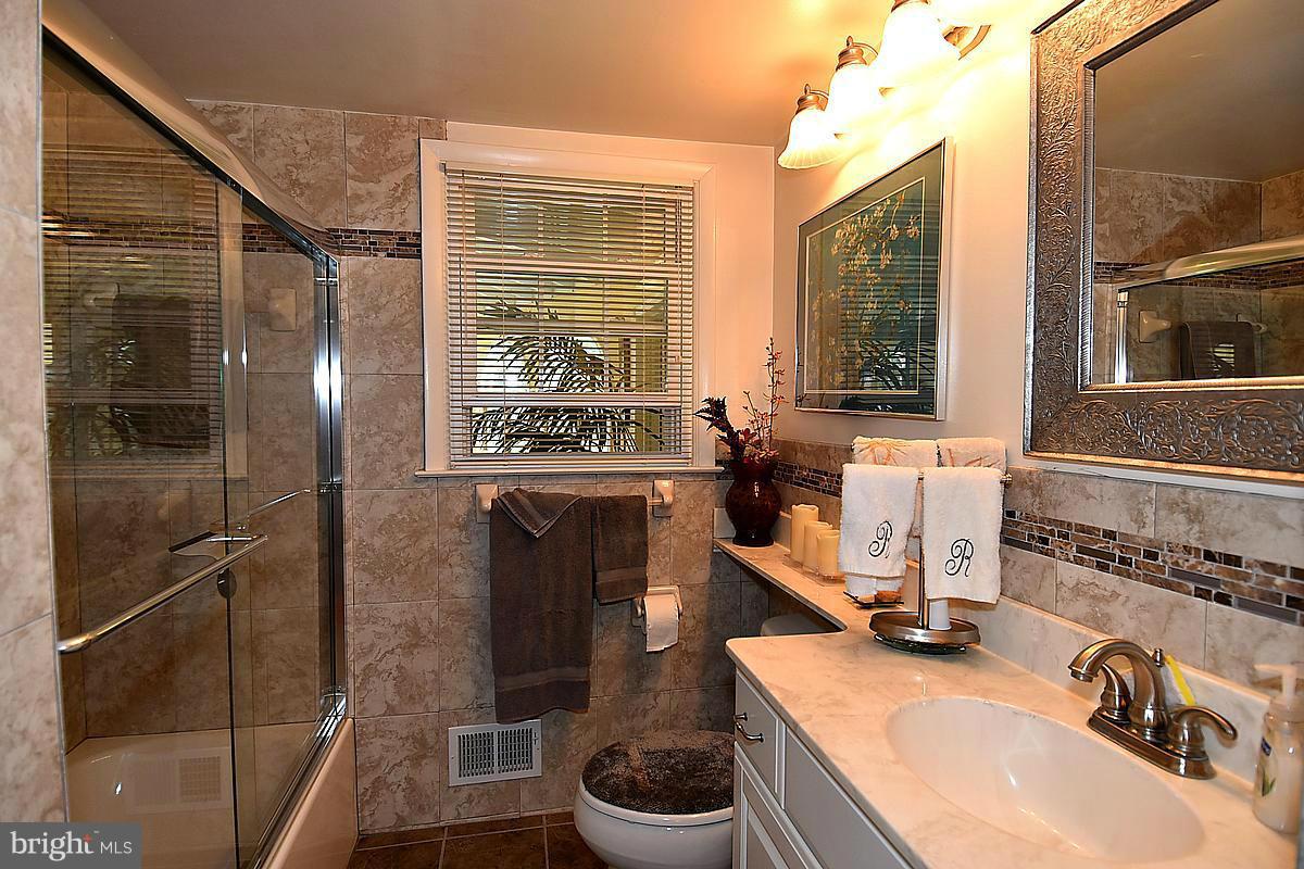 304 Manning Road East Accokeek, MD 20607 - Photo 23 of 30 Bath (Master)