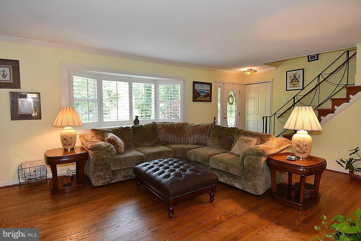 304 Manning Road East Accokeek, MD 20607 - Photo 7 of 30 Remodeled living room