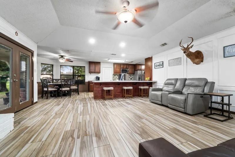 8085 Jackson Road Krum, TX 76249 - Photo 7 of 38