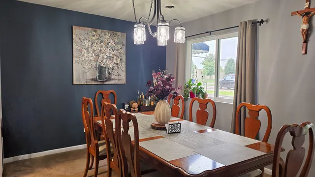 $168,900 | 9601 Karlov Avenue, Unit 104, Oak Lawn, IL 60453