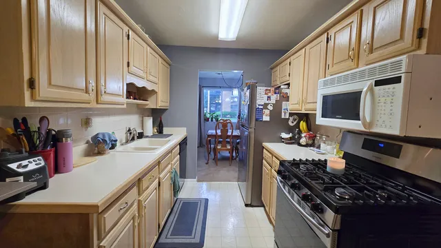 $168,900 | 9601 Karlov Avenue, Unit 104, Oak Lawn, IL 60453