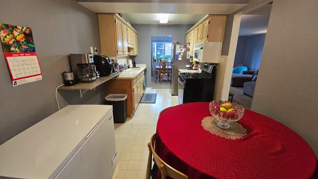 $168,900 | 9601 Karlov Avenue, Unit 104, Oak Lawn, IL 60453