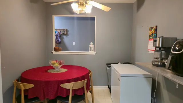 $168,900 | 9601 Karlov Avenue, Unit 104, Oak Lawn, IL 60453