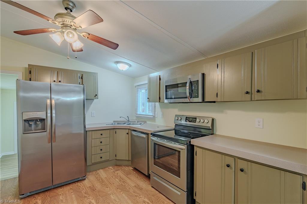 3354 Haystack Road Mount Airy, NC 27030 - Photo 9 of 33