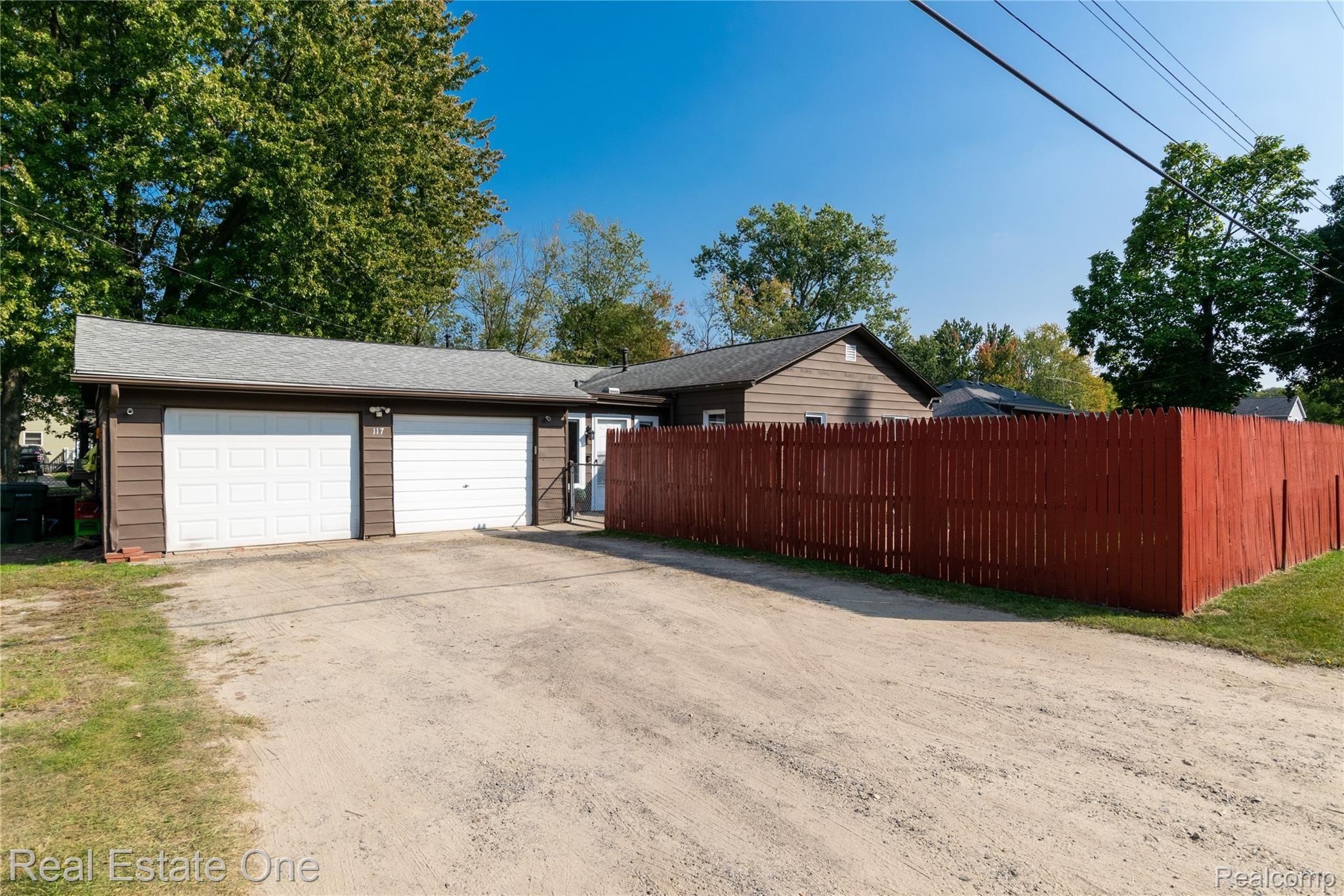 117 North Conklin Road Lake Orion, MI 48362 - Photo 3 of 24 117Conklin-21.jpg