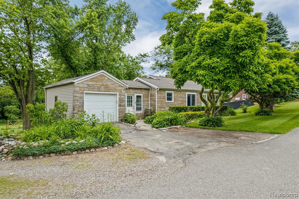 3395 West Auburn Road Rochester Hills, MI 48309 - Photo 3 of 46
