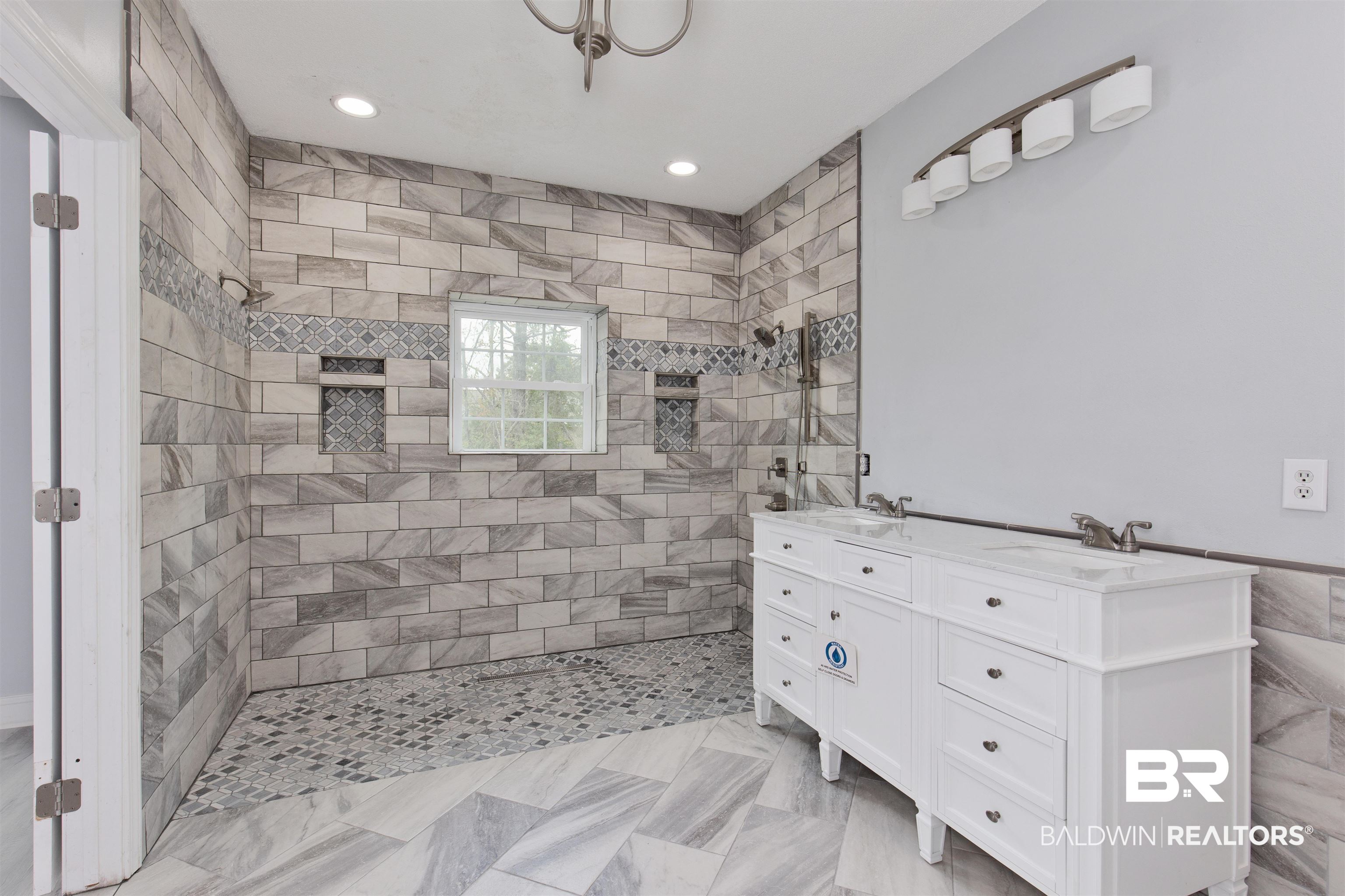 4811 Easy Street Orange Beach, AL 36561 - Photo 11 of 37