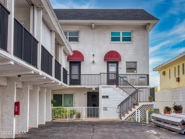 $2,050 | 3615 South Atlantic Avenue, Unit 209, Daytona Beach, FL 32118