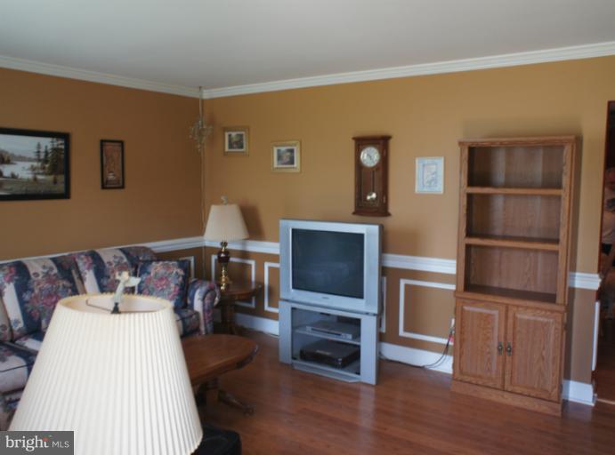 810 Deer Park Road Westminster, MD 21157 - Photo 4 of 6 Family Room