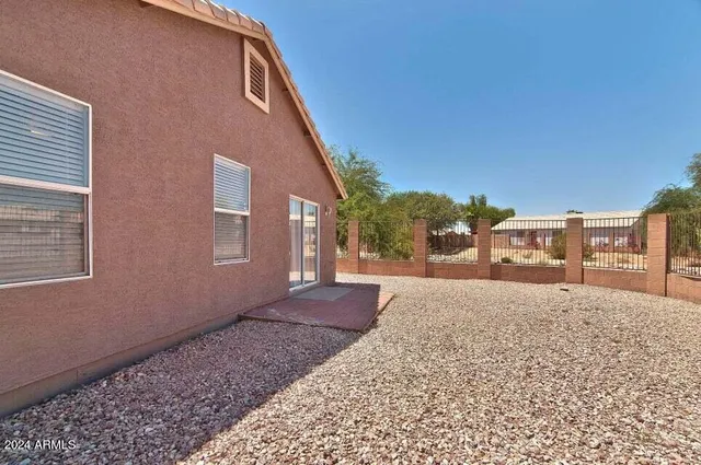 $1,795 | 2080 West 20th Avenue, Apache Junction, AZ 85120