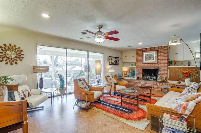 $399,900 | 1525 Jenson Road, Fort Worth, TX 76112