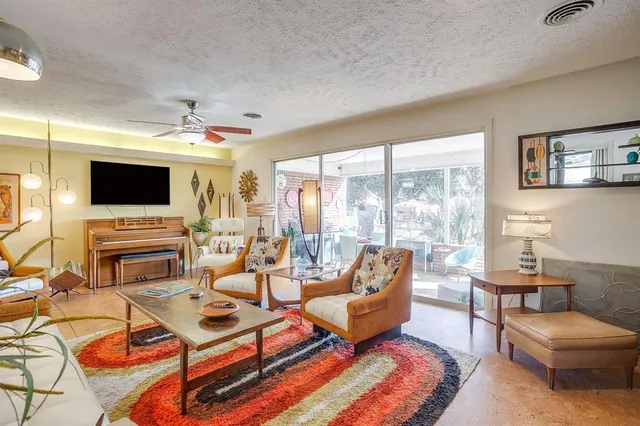 $399,900 | 1525 Jenson Road, Fort Worth, TX 76112