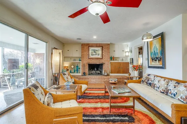 $399,900 | 1525 Jenson Road, Fort Worth, TX 76112