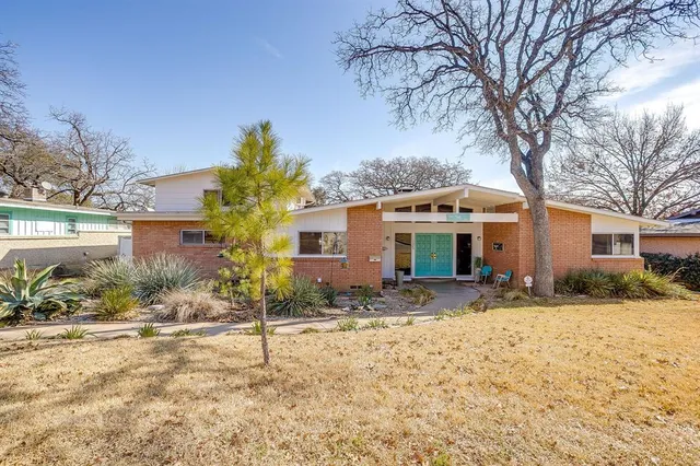 $399,900 | 1525 Jenson Road, Fort Worth, TX 76112