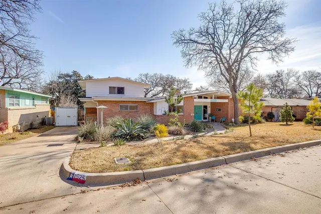 $399,900 | 1525 Jenson Road, Fort Worth, TX 76112