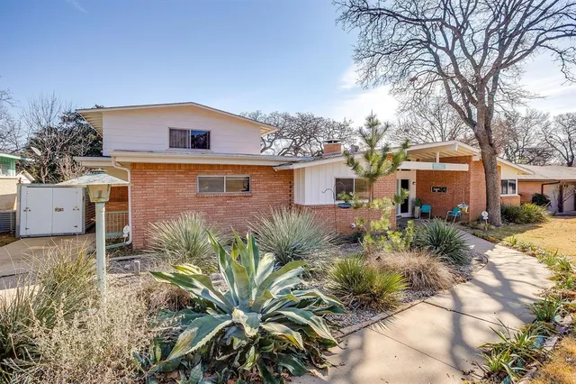 $399,900 | 1525 Jenson Road, Fort Worth, TX 76112