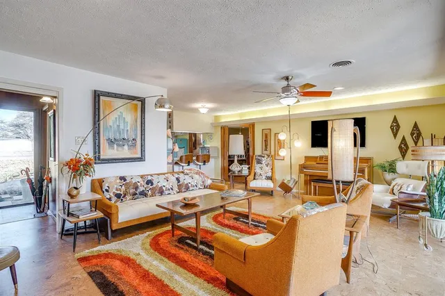 $399,900 | 1525 Jenson Road, Fort Worth, TX 76112