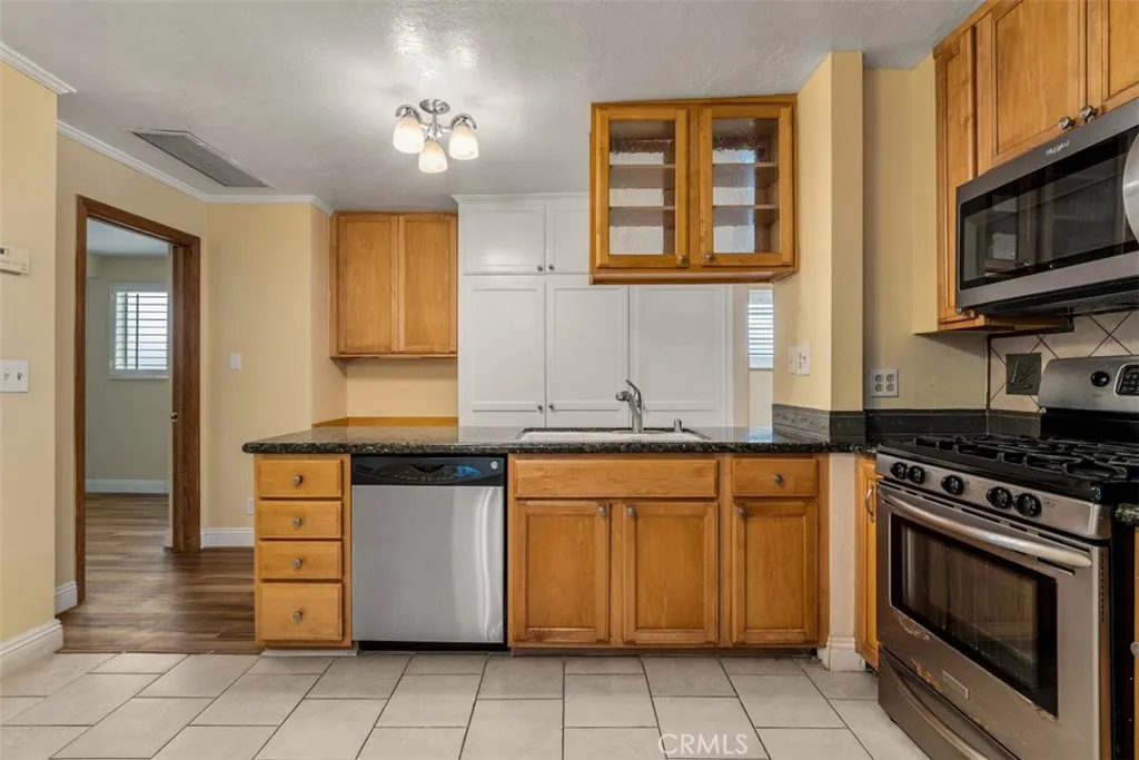 55 Surfside Avenue Surfside, CA 92649 - Photo 15 of 51