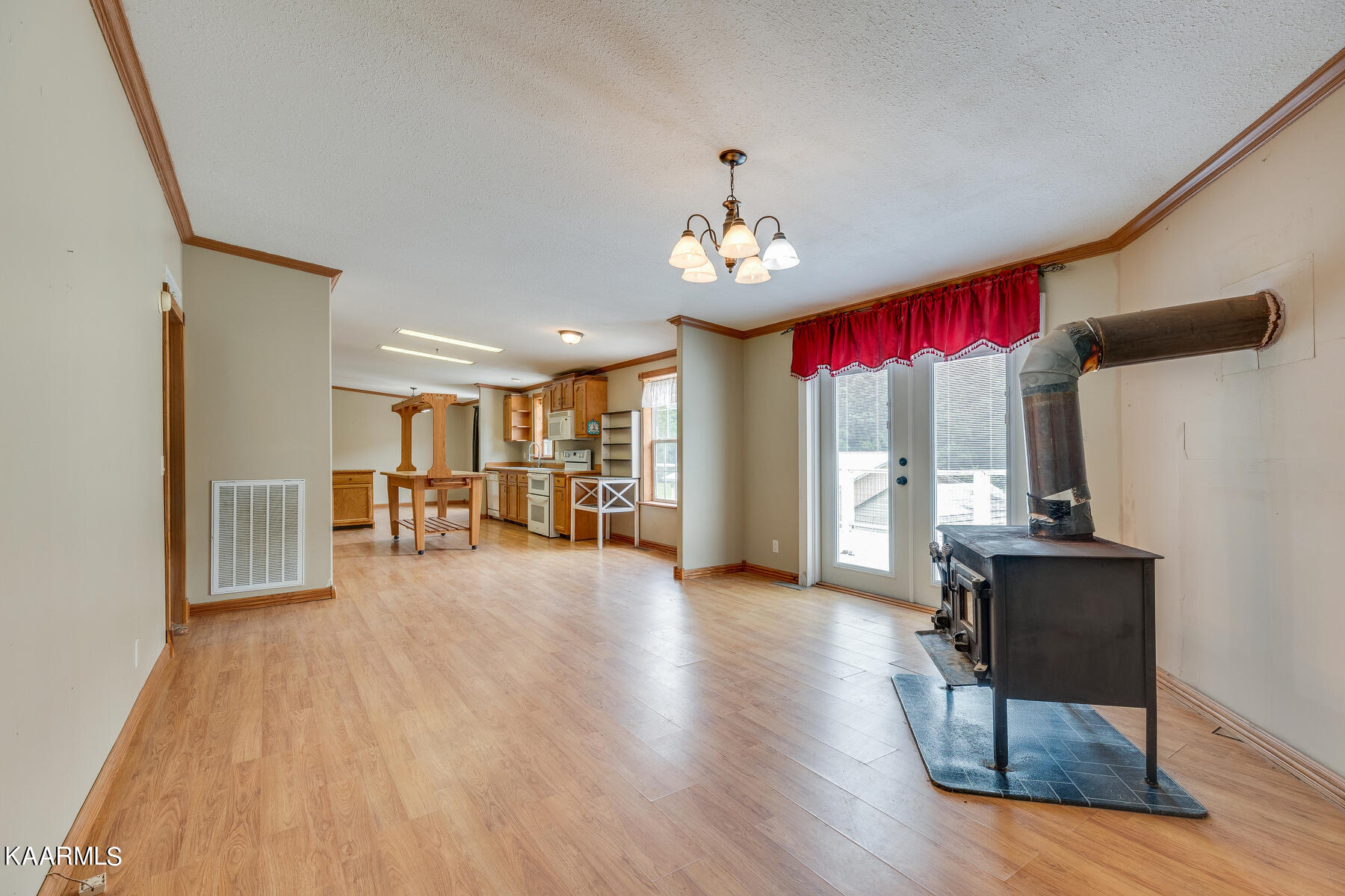 4500 Buffalo Road Oneida, TN 37841 - Photo 17 of 53 Keeping Room