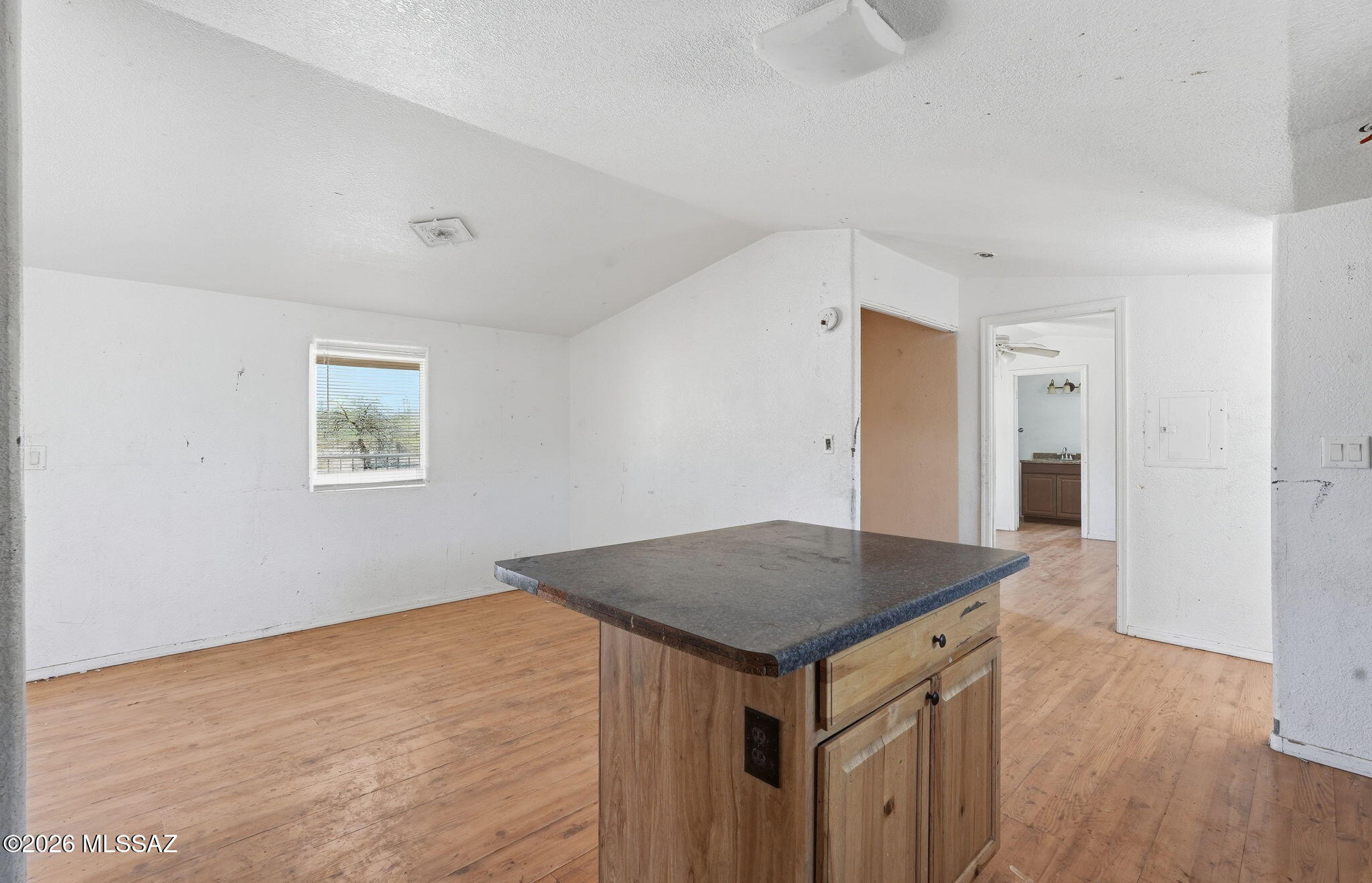 6811 North Guthrie Road Tucson, AZ 85743 - Photo 11 of 35 011_ListerPros