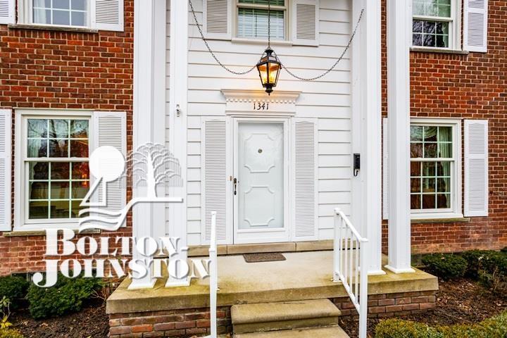 1341 South Oxford Road Grosse Pointe, MI 48236 - Photo 5 of 41 50102168-4.JPG