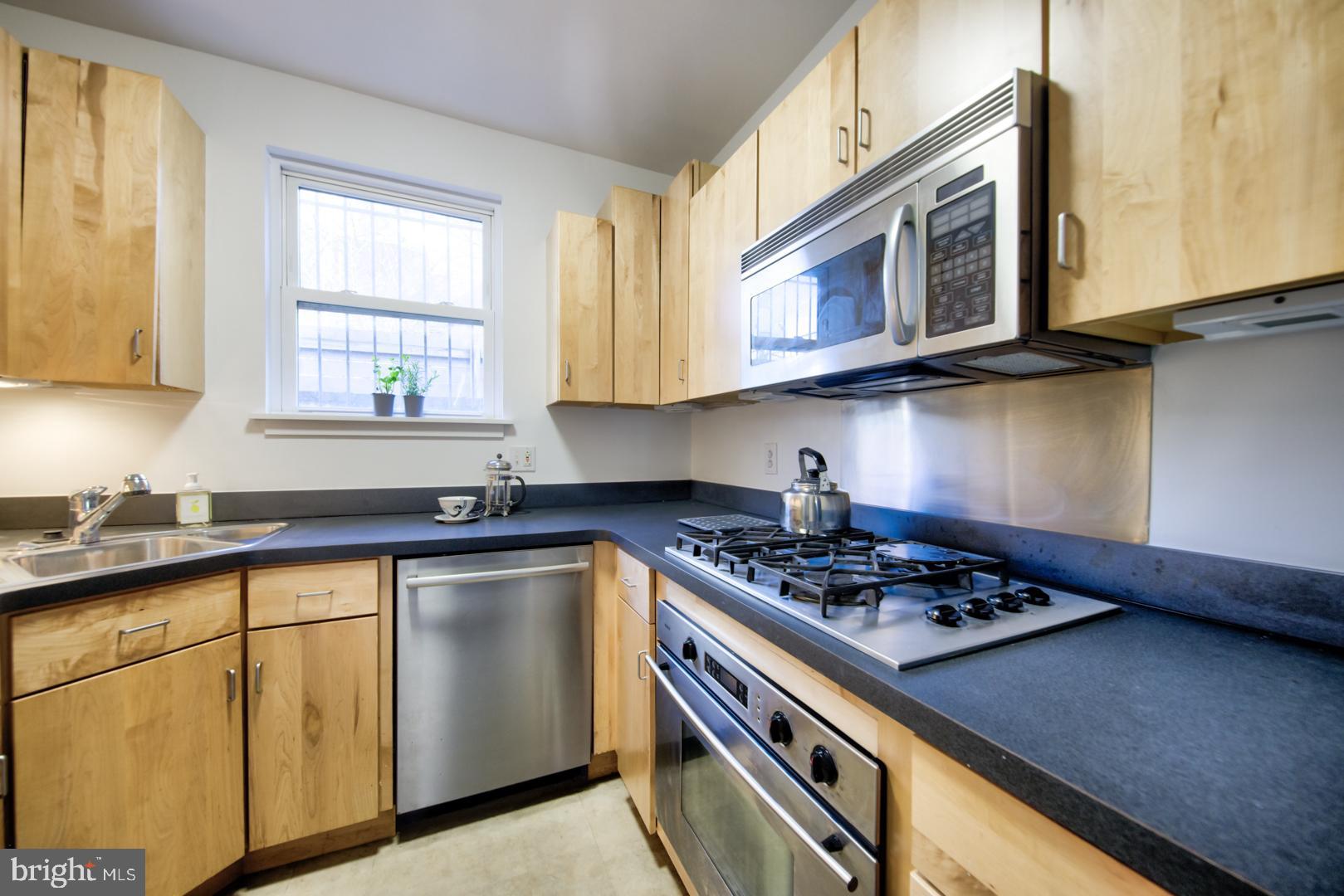 1807 Pemberton Street Philadelphia, PA 19146 - Photo 8 of 19