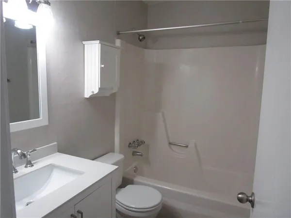 $1,525 | 4441 Township Drive, Unit B, Oakwood, GA 30566