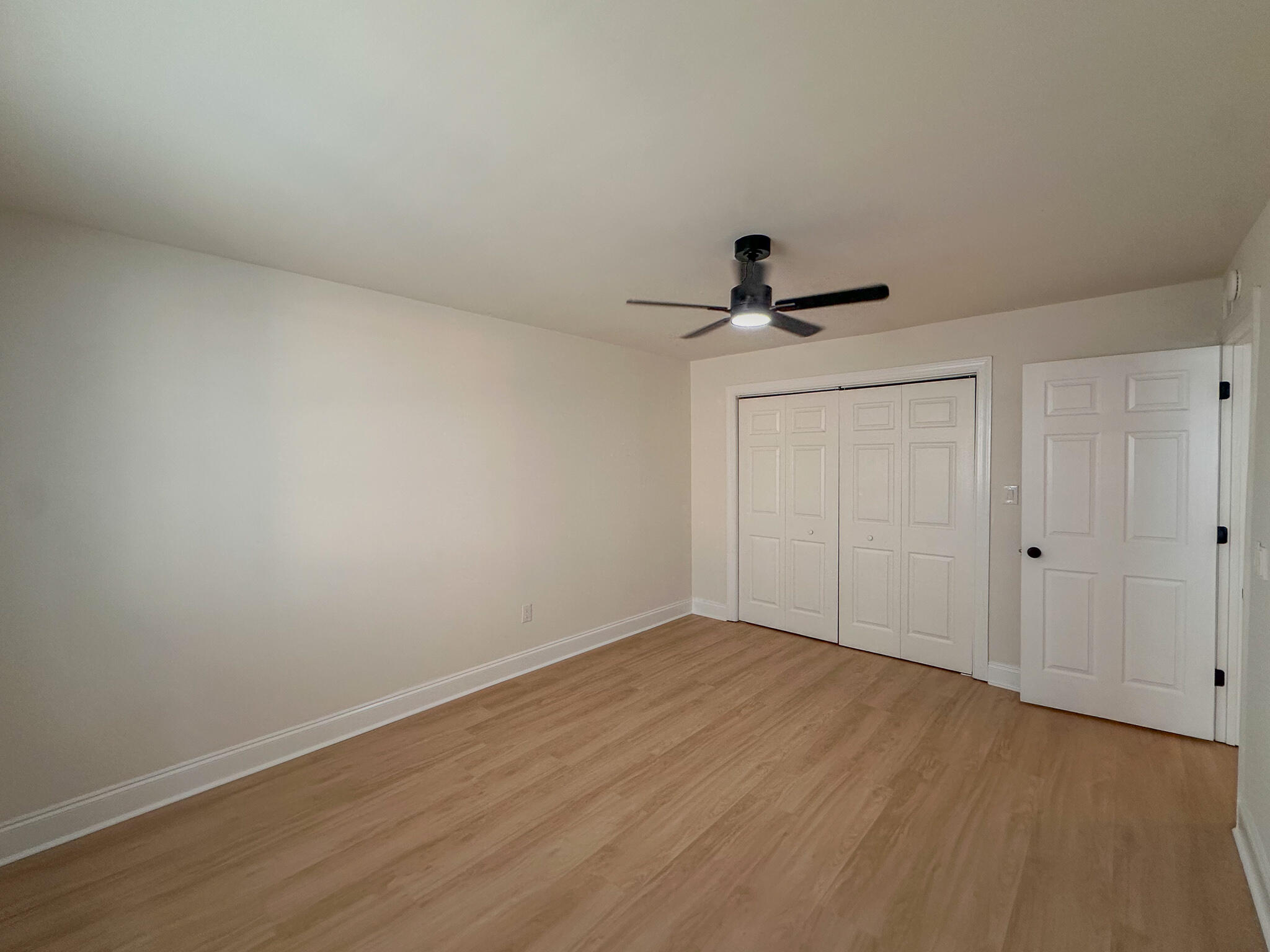 180 Line Street, Unit A Charleston, SC 29403 - Photo 7 of 11 458AE1A2-0BC2-4F9D-AA8E-A6697DB27DBE