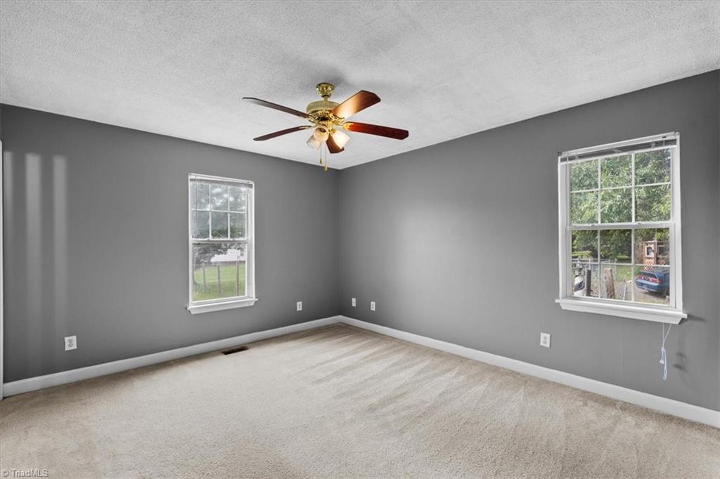 624 Paramount Street High Point, NC 27260 - Photo 11 of 30 Gallery Image 11